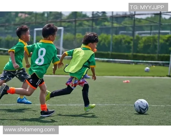 梅西儿子展现足球天赋小小球星的成长之路与父亲的荣耀传承