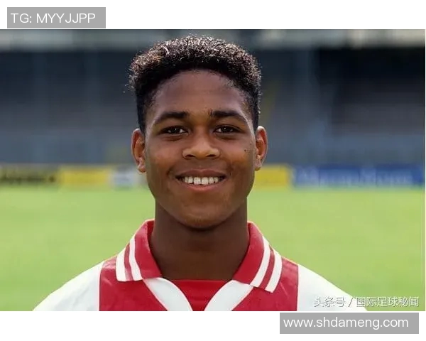 足球明星时尚风向标解析他们的穿衣搭配与个性魅力展现