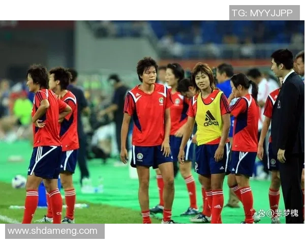 足球明星背后的女人们：她们的故事与风采盘点